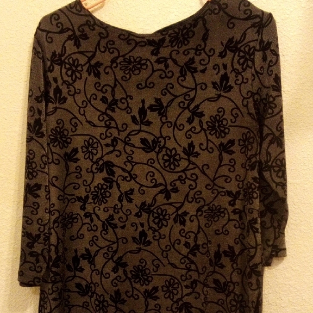 Floral Patterned Black and Gray Women's Top - Picture 2 of 4